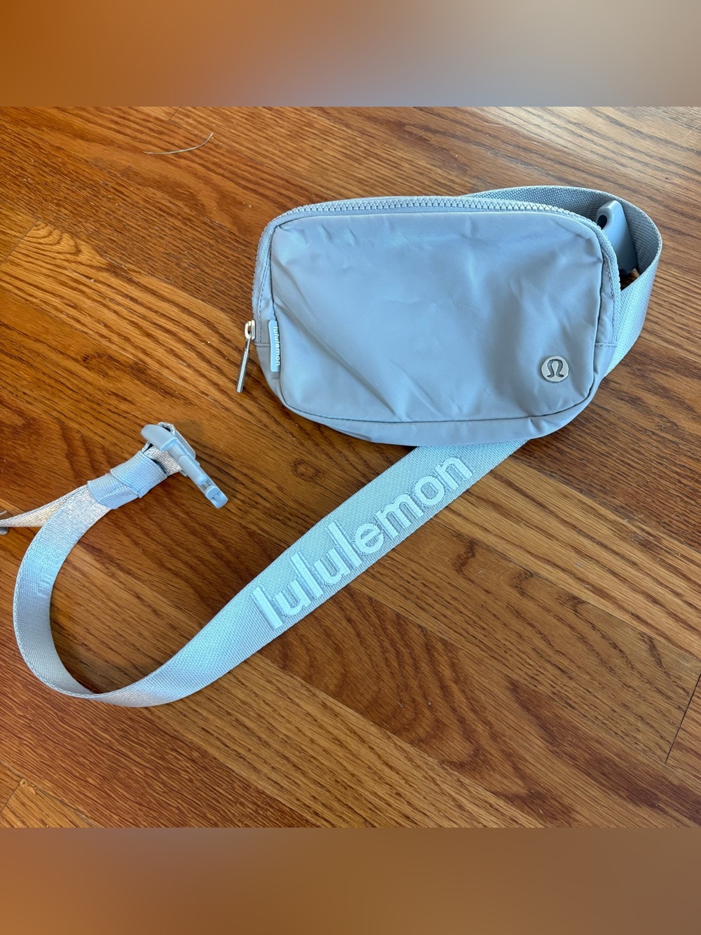 Lululemon Everywhere Belt Bag 1L white spell out strap athleisure preppy travel